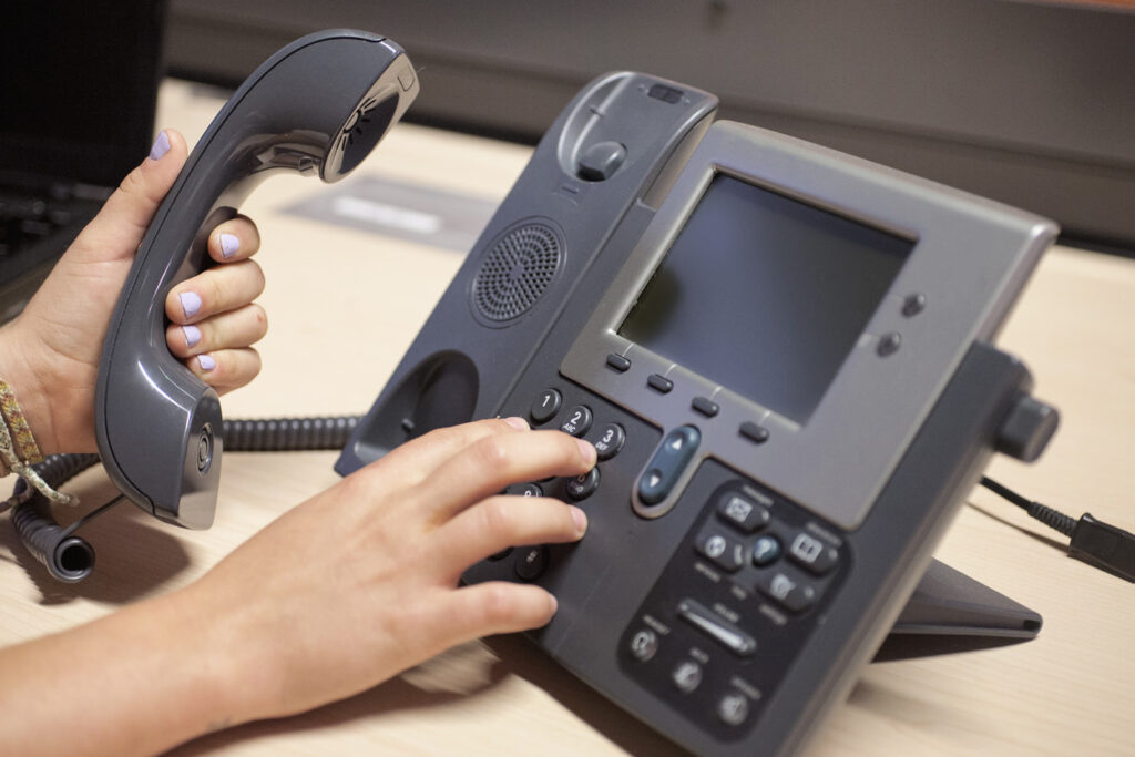 6 simple steps to the perfect voicemail greeting