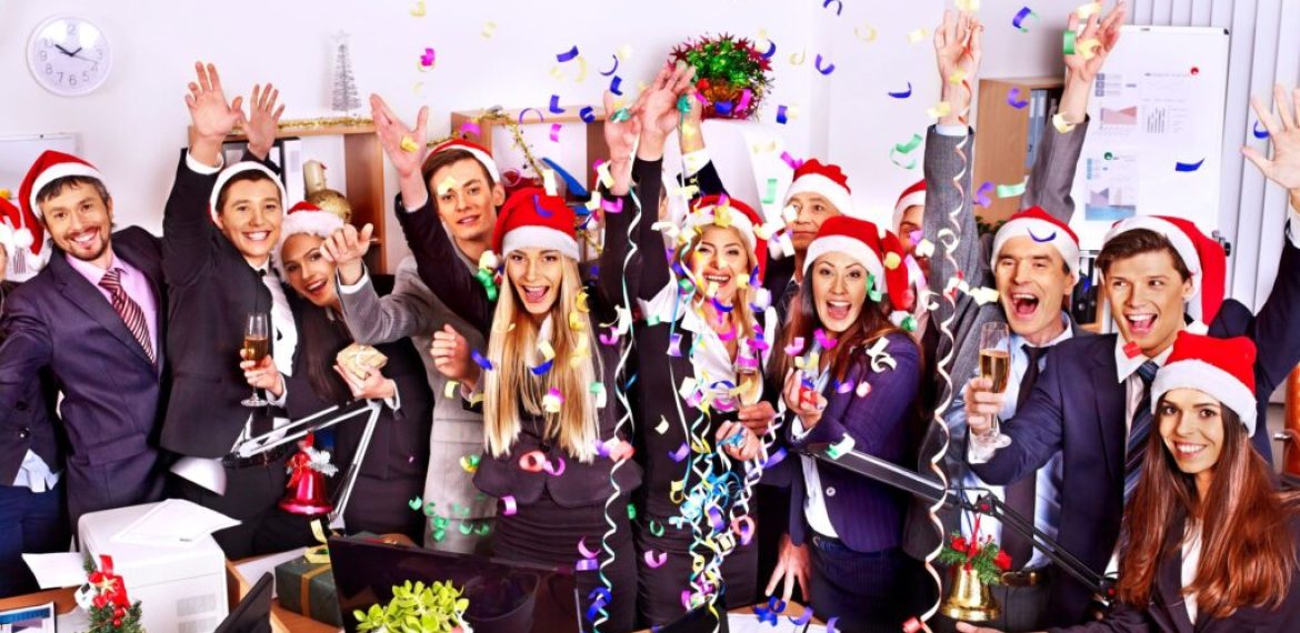 Your 2024 Holiday Party Survival Guide: Dos, Don’ts, and a Dash of Reality