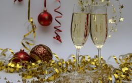 Dos and Don’ts for Attending Professional Holiday Parties – Updated for 2022!